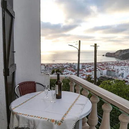 Quartos Da Tia Laura Homestay Nazare