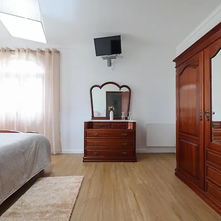 Homestay Quartos Da Tia Laura *