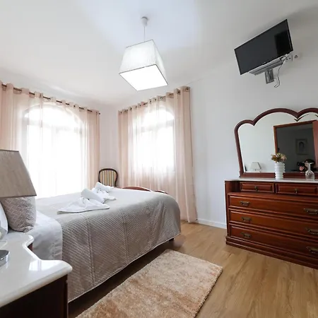 Quartos Da Tia Laura Homestay