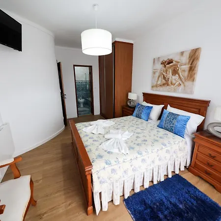Homestay Quartos Da Tia Laura *
