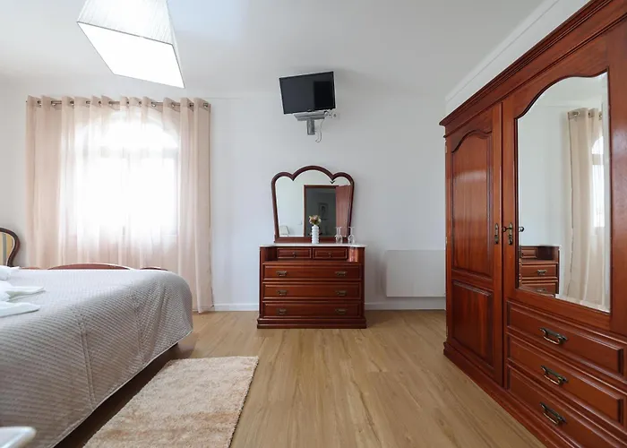 Проживание в семье Manelmar *