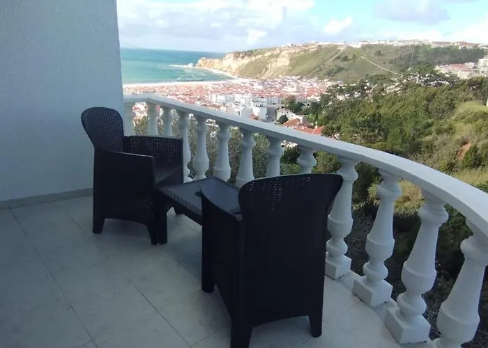 Проживание в семье Manelmar *