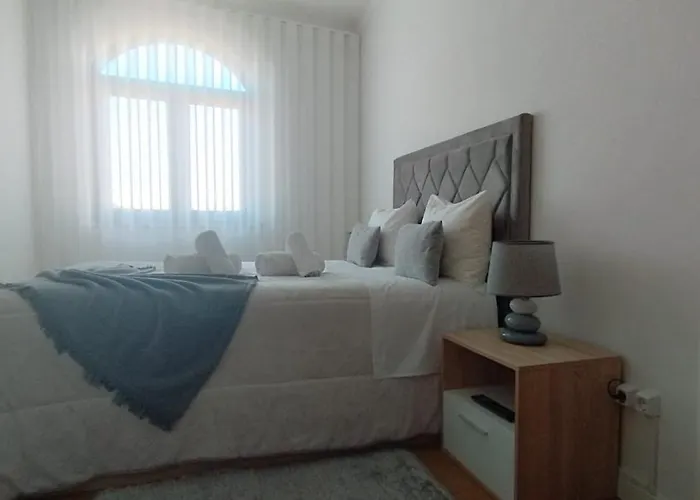 Проживание в семье Manelmar *