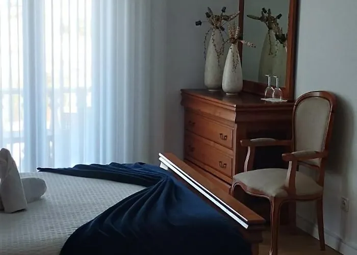 Проживание в семье Manelmar *